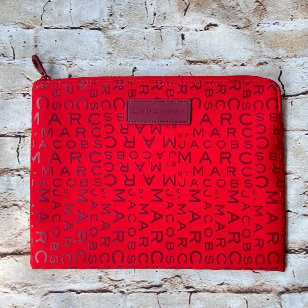 Marc Jacobs Red Maroon Monogram Padded Tablet Sleeve Logo Case Pouch 10.5 x 8